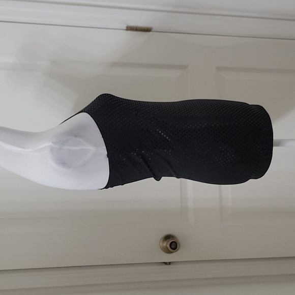 Love Tease Size M Black with Black Flat Sequins Single Shoulder Sleeveless Top - Picture 6 of 13